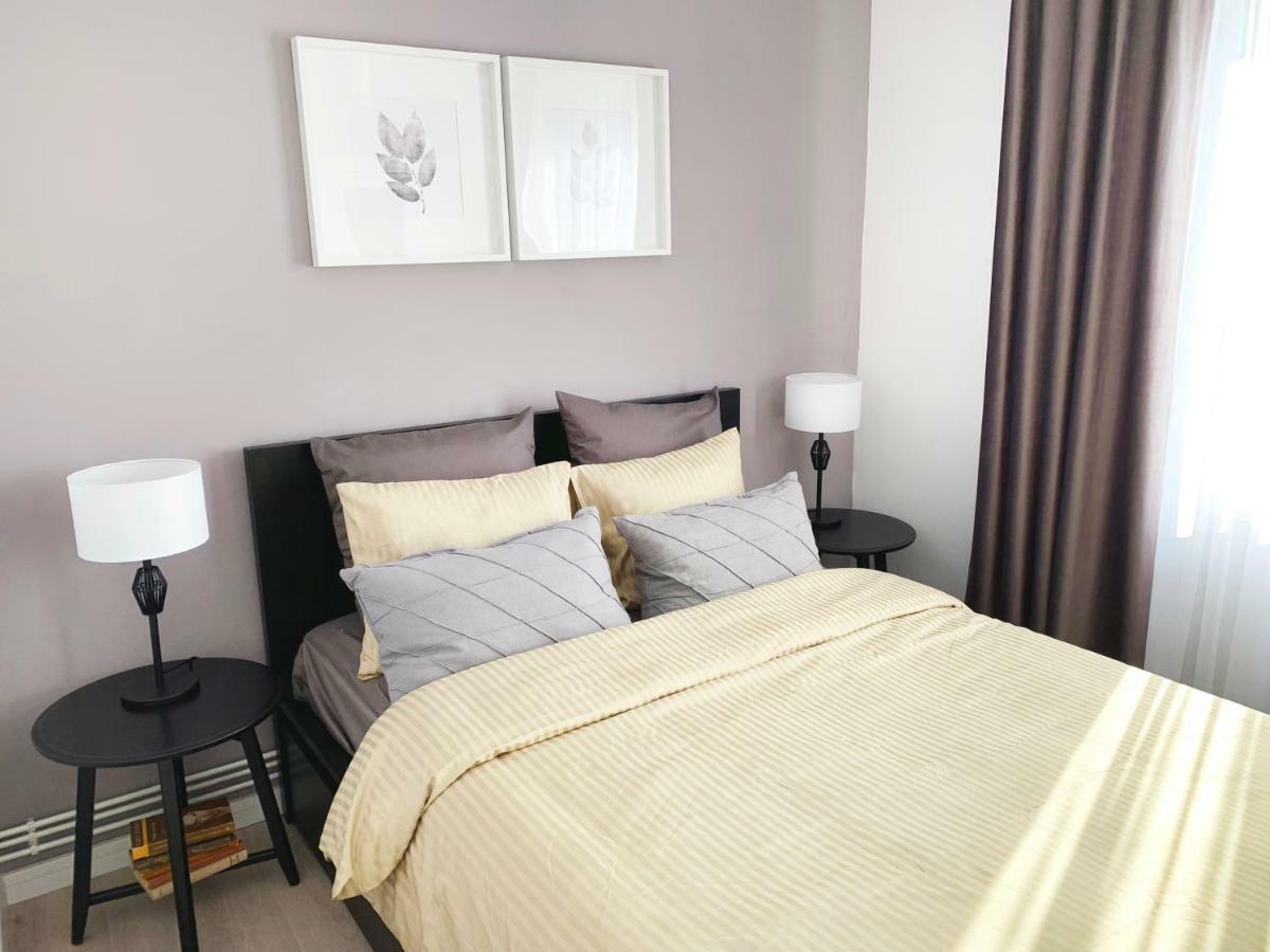 Mhc Quiet Deluxe Suite Near Downtown - Free Parking براشوف المظهر الخارجي الصورة