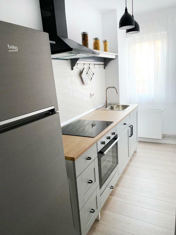 Mhc Quiet Deluxe Suite Near Downtown - Free Parking براشوف المظهر الخارجي الصورة